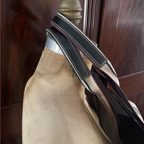 Burberry Authentic Beach Tote, gently used, traditional Burberry colors. - Picture 5 of 8